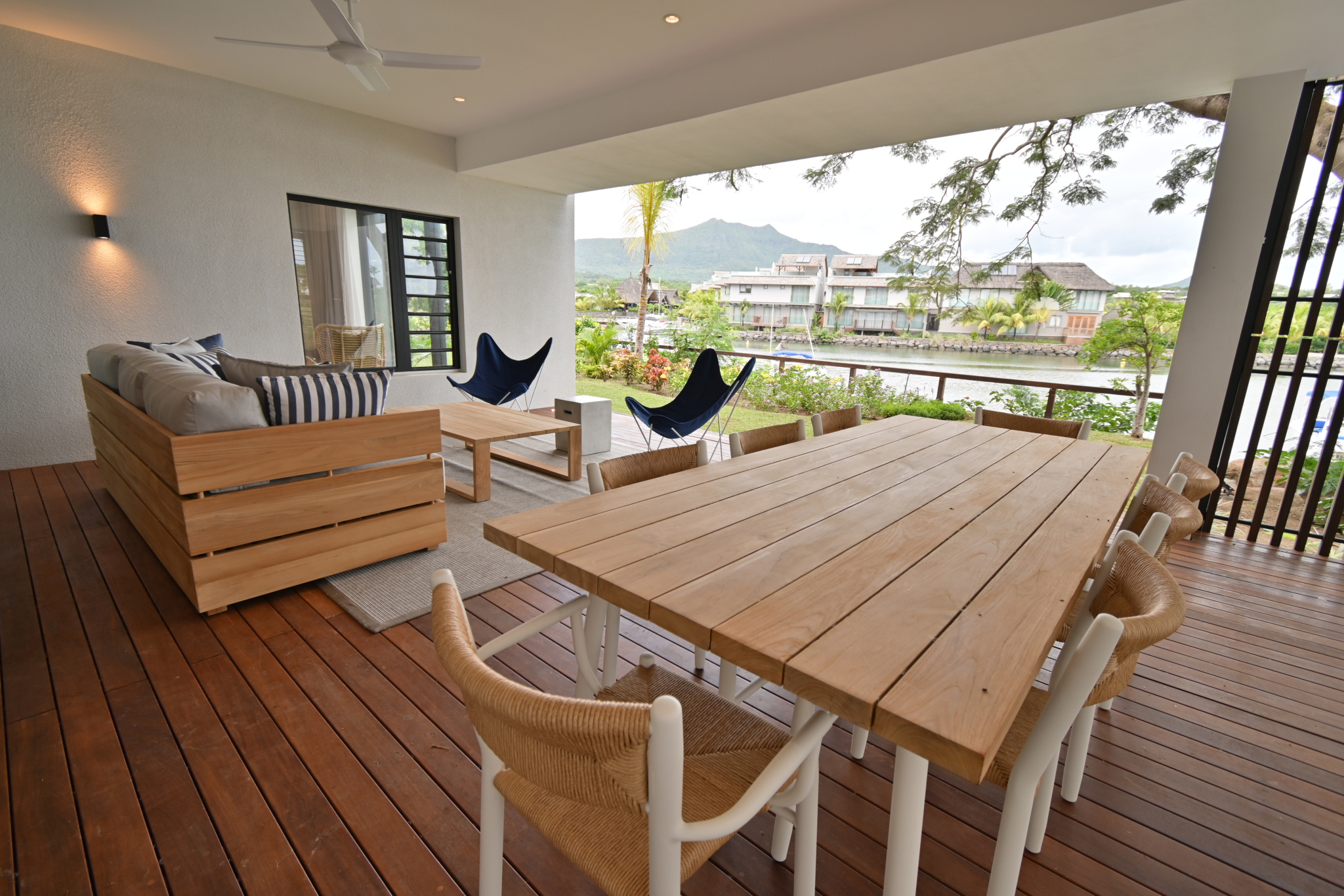 location RIVIERE NOIRE Superbe appartement dans résidence en waterfront